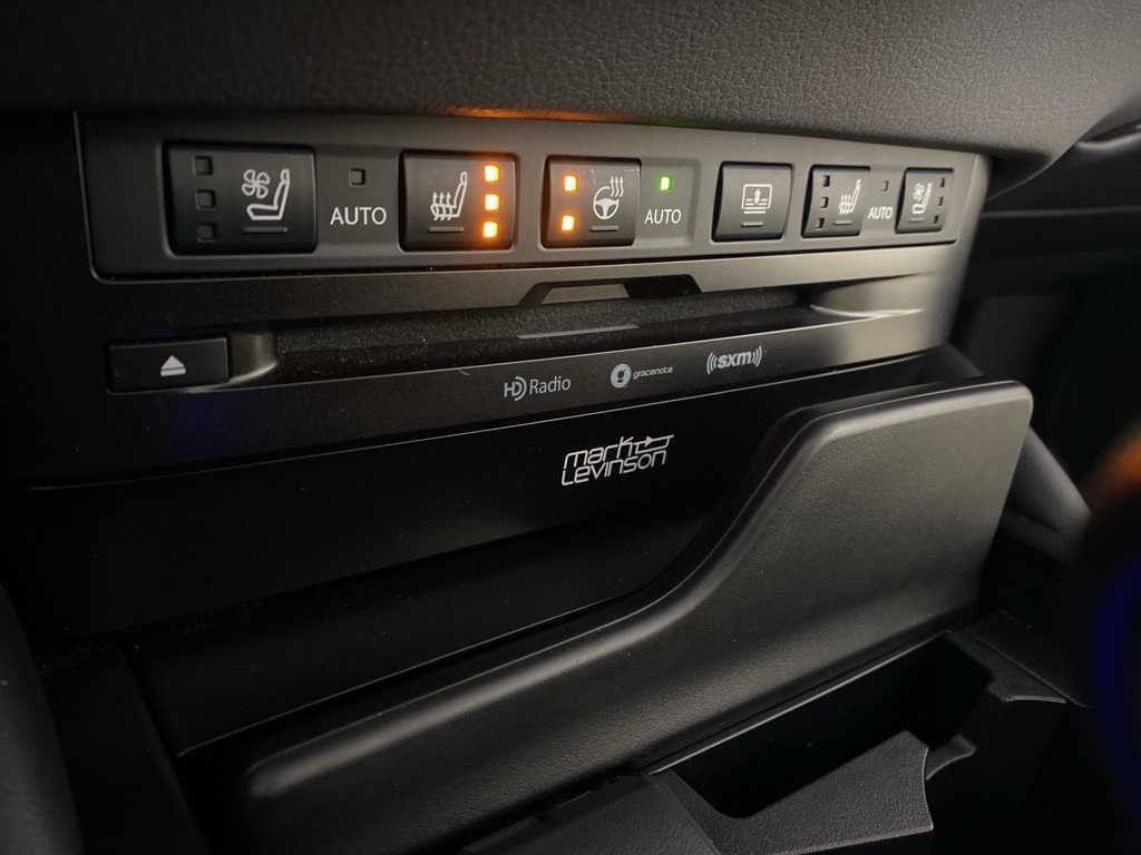 2022 Lexus ES 350 Ultra Luxury Image 34 of 35