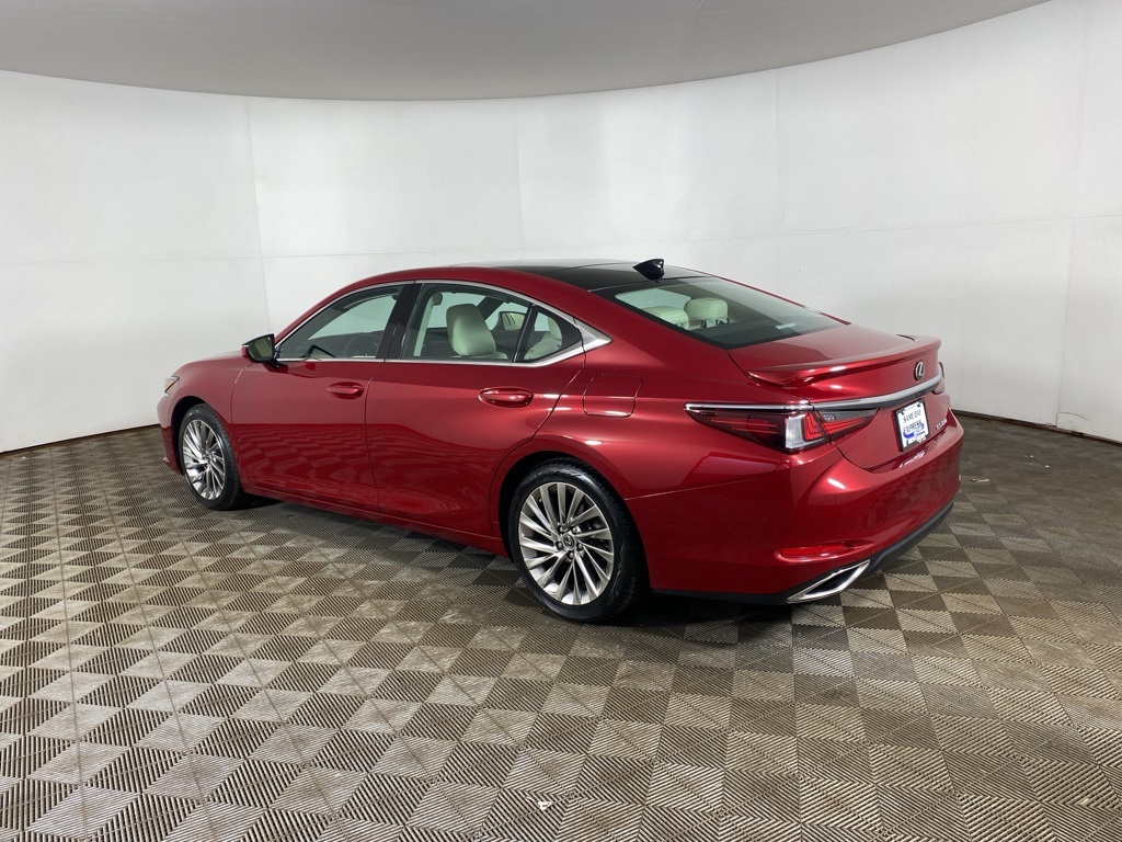 2022 Lexus ES 350 Ultra Luxury Image 7 of 35