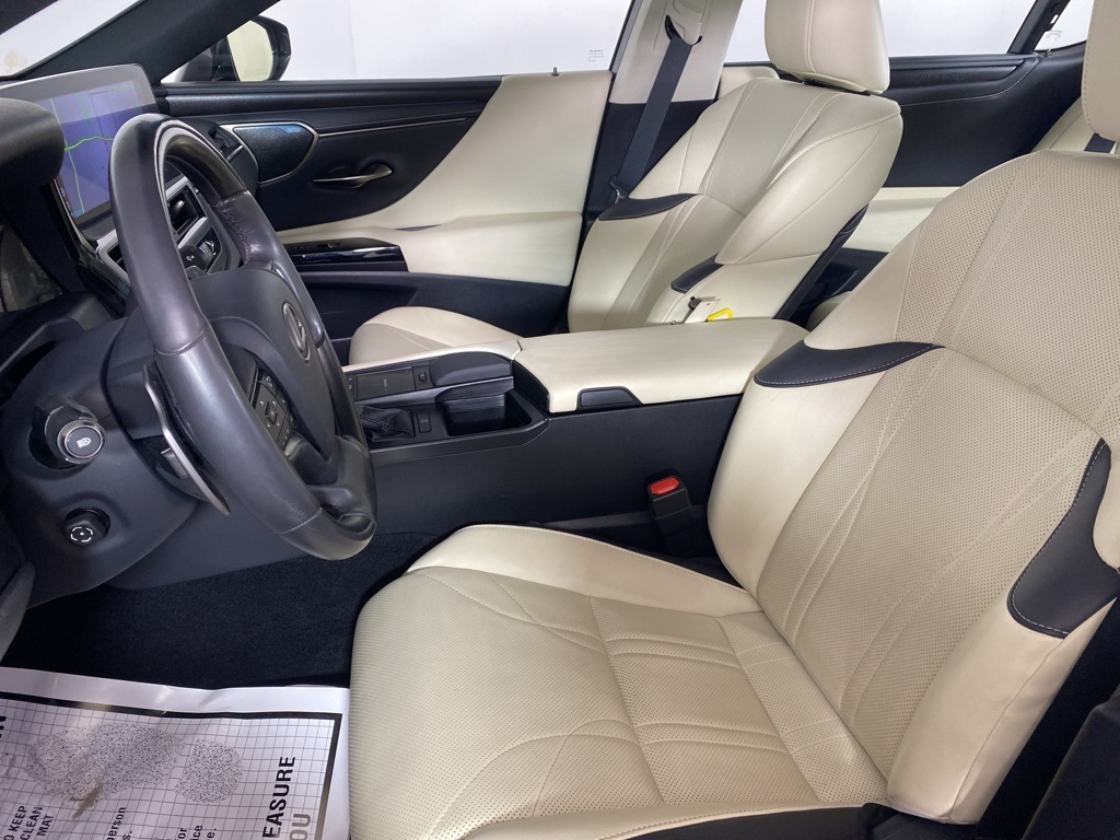 2022 Lexus ES 350 Ultra Luxury Image 13 of 35