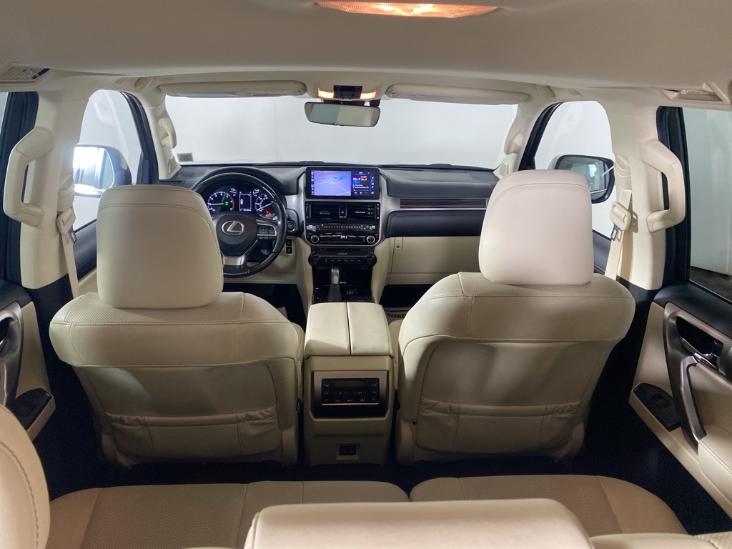 2022 Lexus GX 460 Premium Image 17 of 37