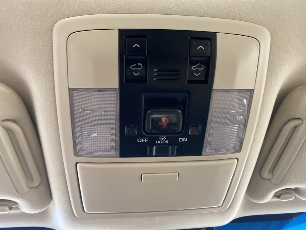 2022 Lexus GX 460 Premium Image 28 of 37