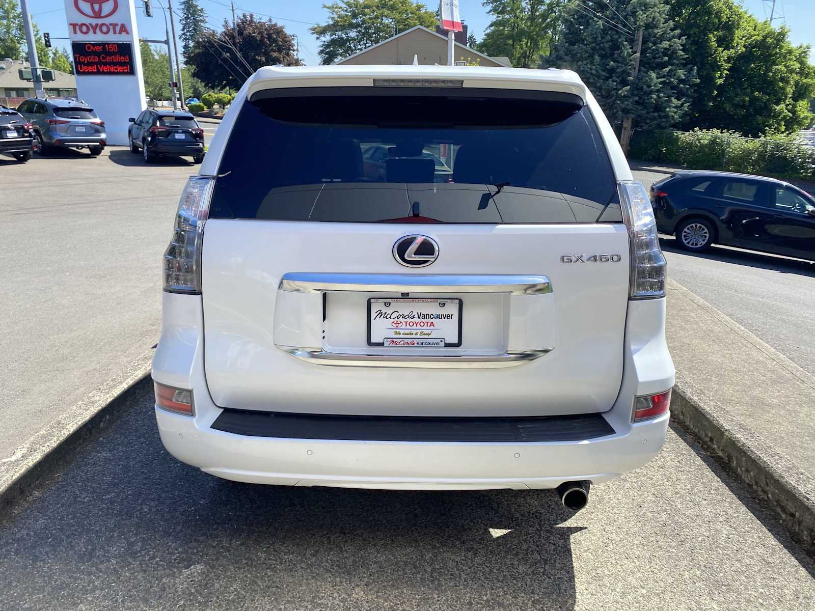 2022 Lexus GX 460 Premium Image 7 of 28