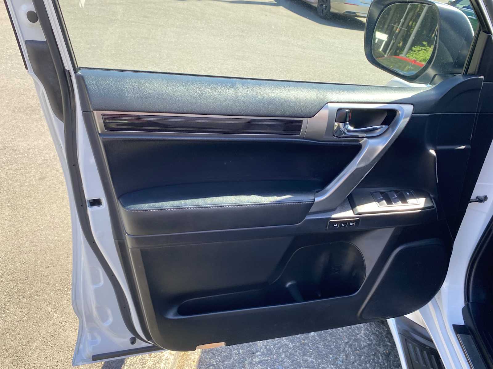 2022 Lexus GX 460 Premium Image 21 of 28