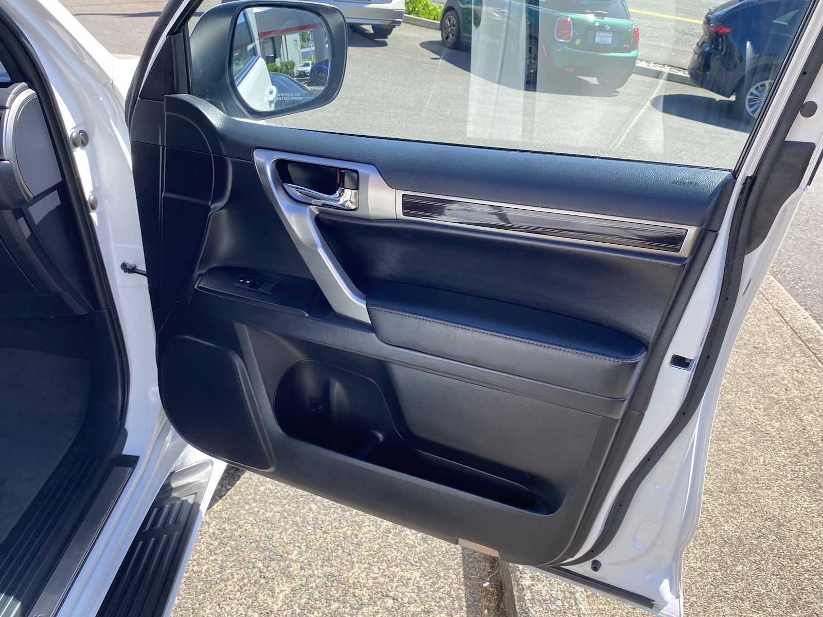 2022 Lexus GX 460 Premium Image 18 of 28