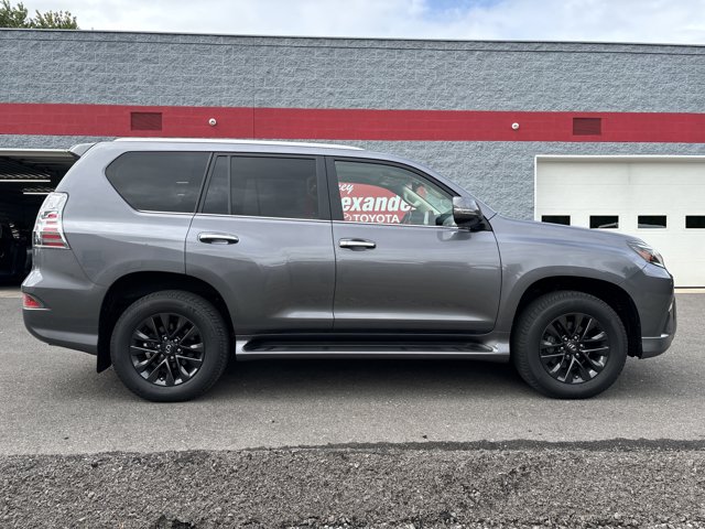 2022 Lexus GX 460 Premium Image 4 of 32