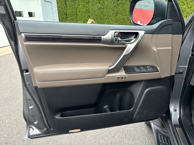 2022 Lexus GX 460 Premium Image 24 of 32