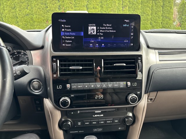 2022 Lexus GX 460 Premium Image 21 of 32