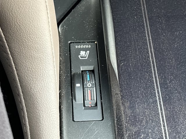 2022 Lexus GX 460 Premium Image 26 of 32