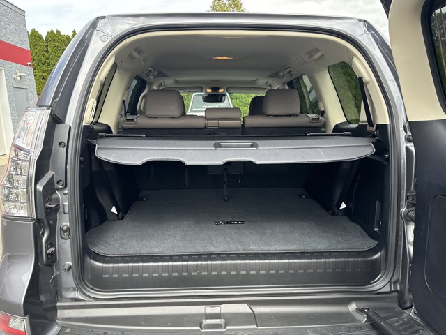 2022 Lexus GX 460 Premium Image 9 of 32