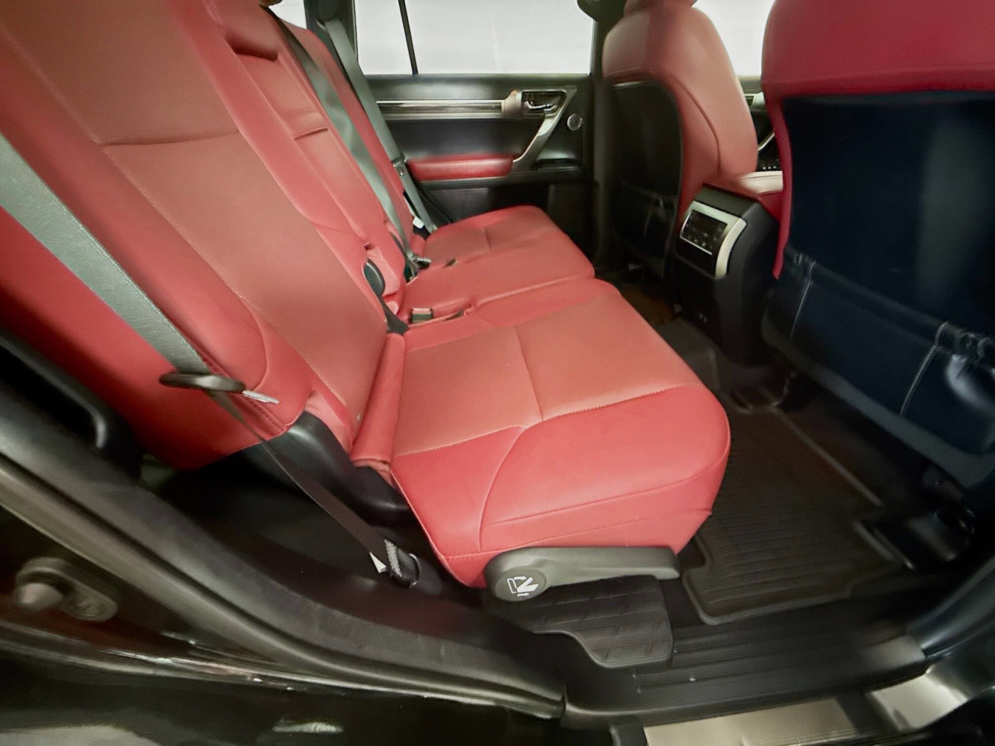 2022 Lexus GX 460 Premium Image 13 of 33