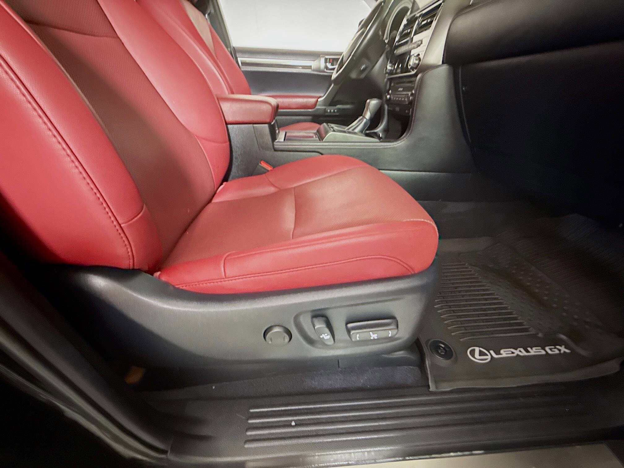 2022 Lexus GX 460 Premium Image 15 of 33