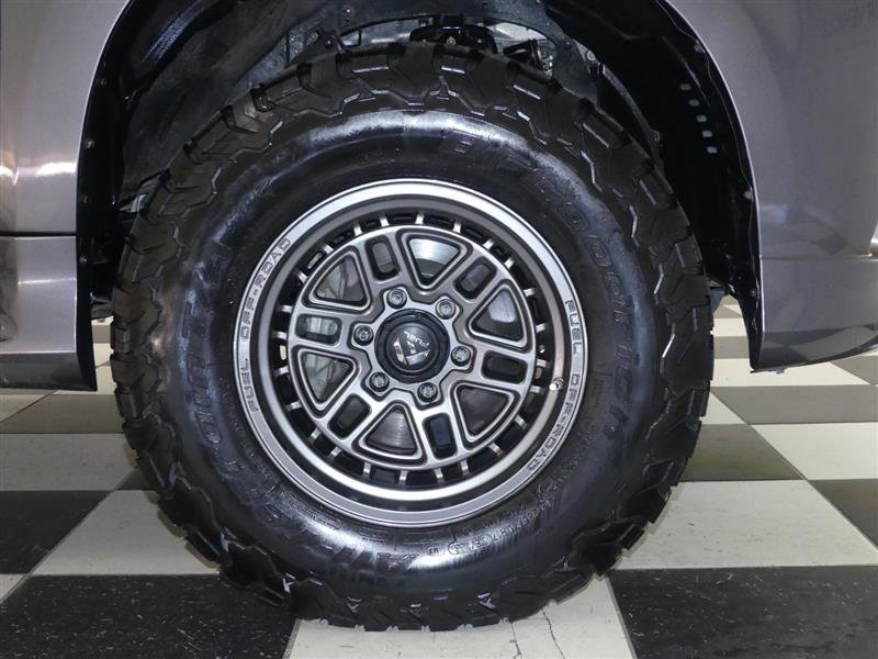 2022 Lexus GX 460 Premium Image 3 of 36