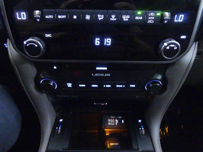 2022 Lexus GX 460 Premium Image 29 of 36