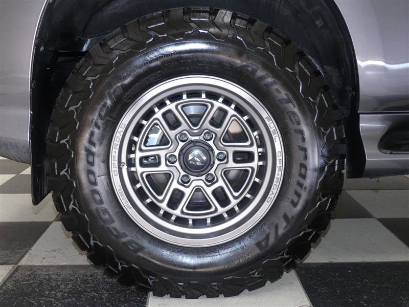 2022 Lexus GX 460 Premium Image 4 of 36