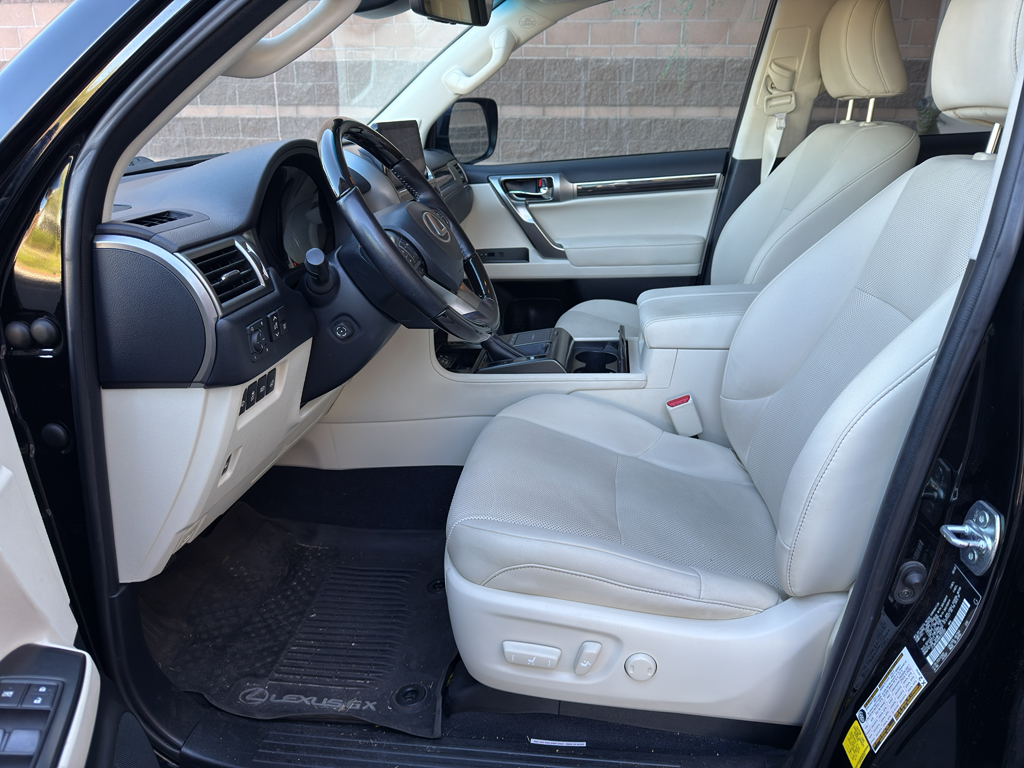 2022 Lexus GX 460 Premium Image 17 of 33