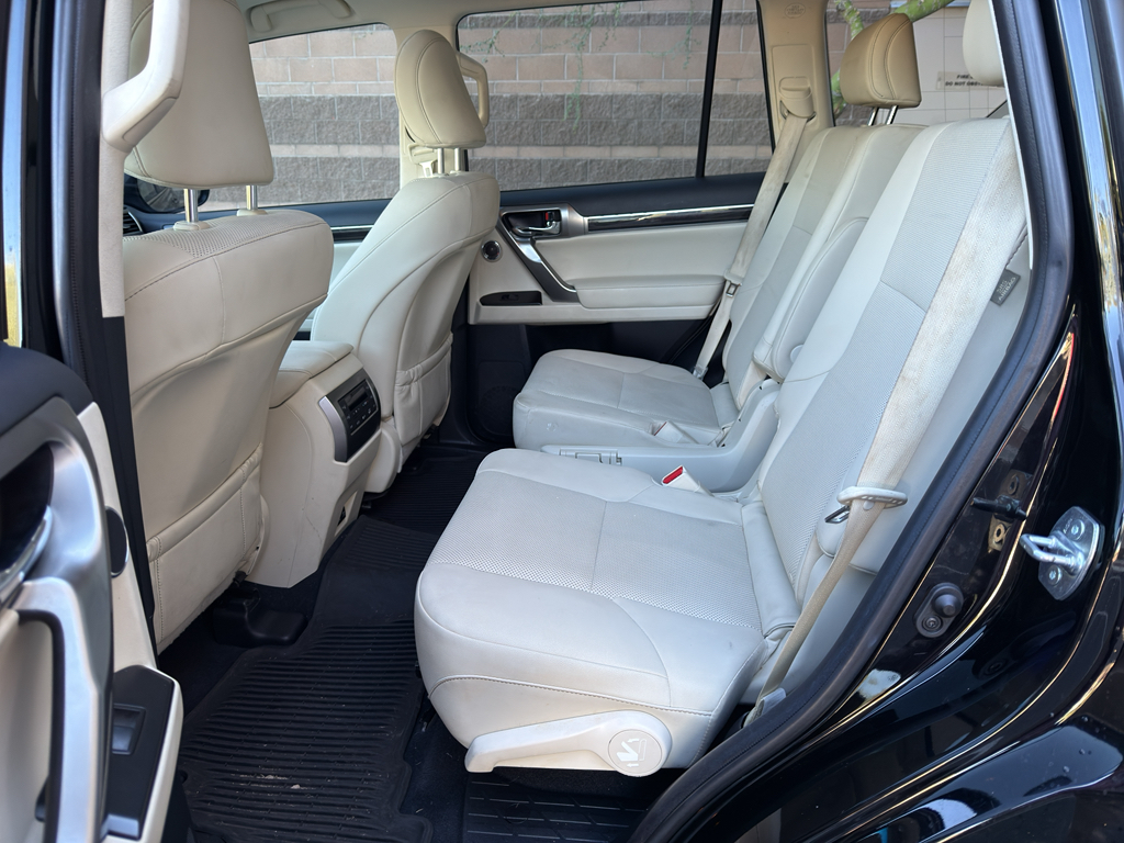 2022 Lexus GX 460 Premium Image 15 of 33