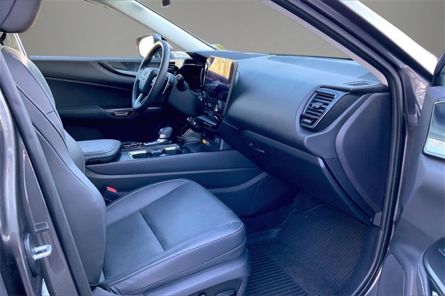 2022 Lexus NX 350h Premium Image 11 of 21