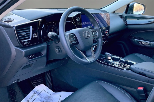 2022 Lexus NX 350h Premium Image 13 of 21
