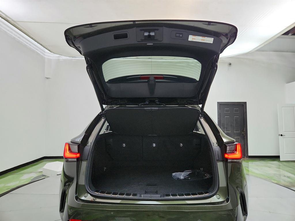 Vehicle image 22 of 41