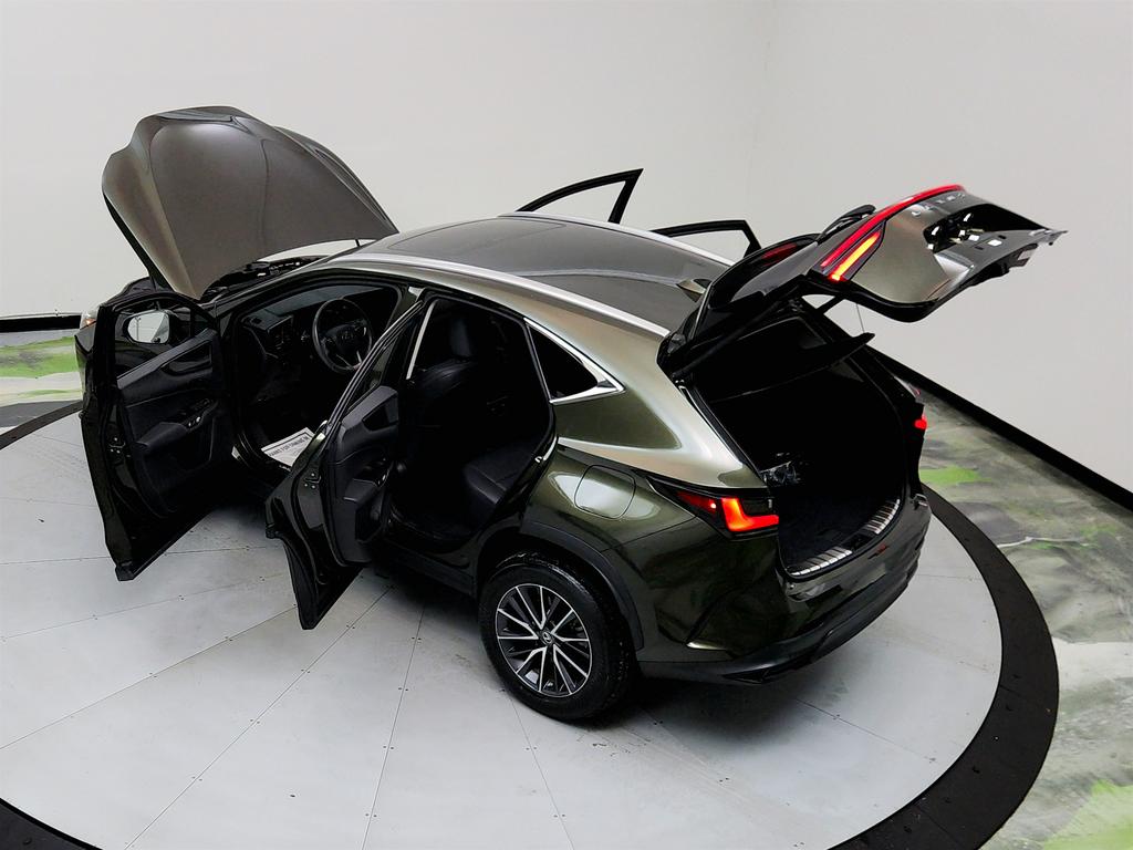 Vehicle image 18 of 41