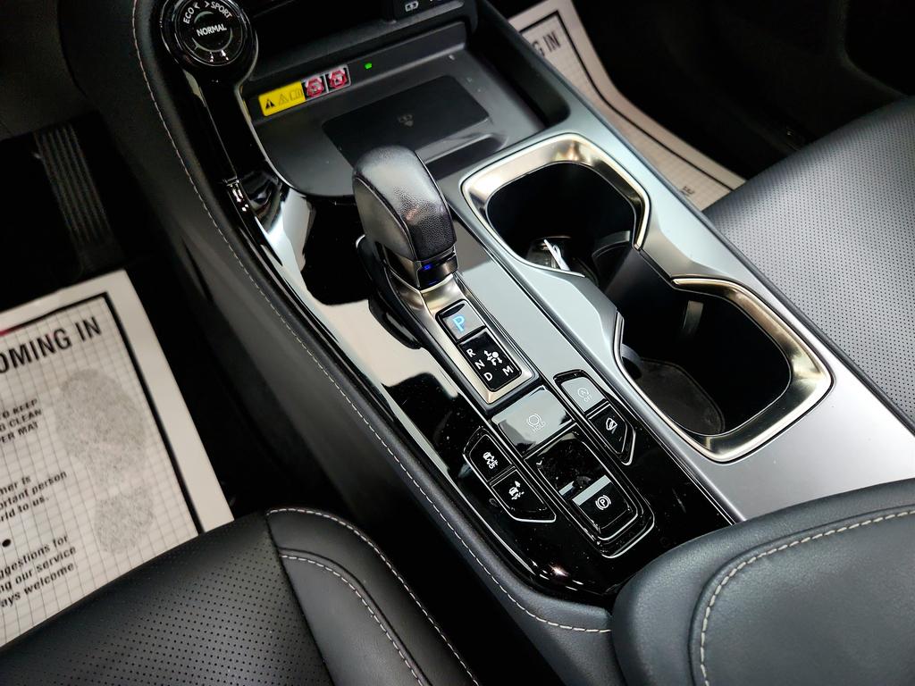 Vehicle image 32 of 41