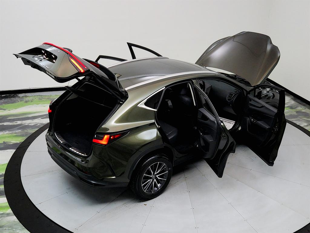 Vehicle image 13 of 41