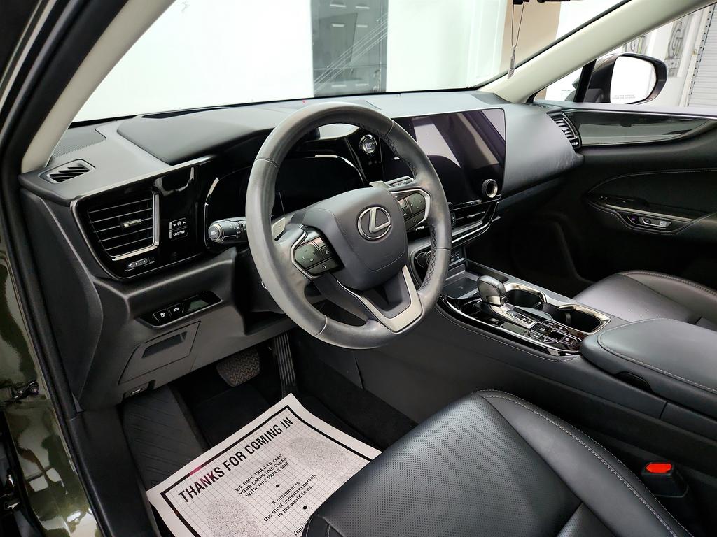 Vehicle image 28 of 41