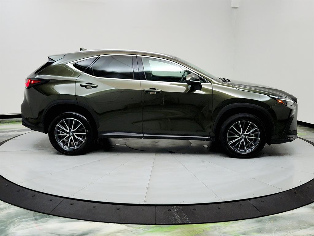 Vehicle image 9 of 41