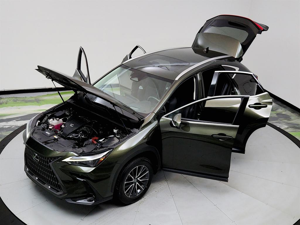 Vehicle image 14 of 41