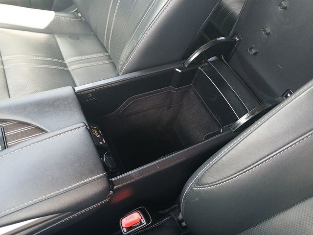 Vehicle image 22 of 28