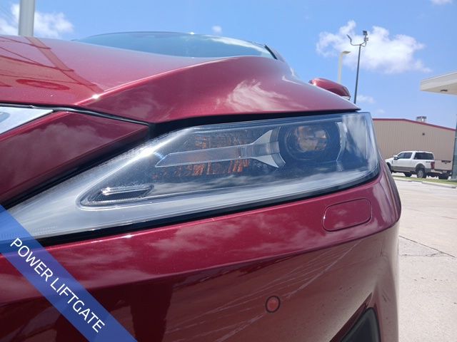 Vehicle image 6 of 28