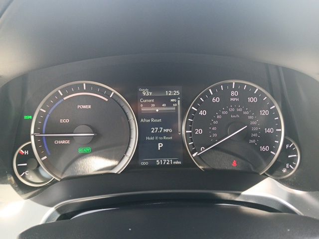 Vehicle image 24 of 28