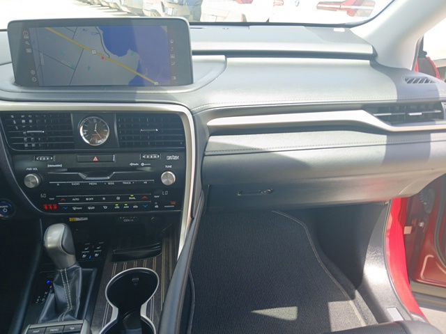 Vehicle image 18 of 28