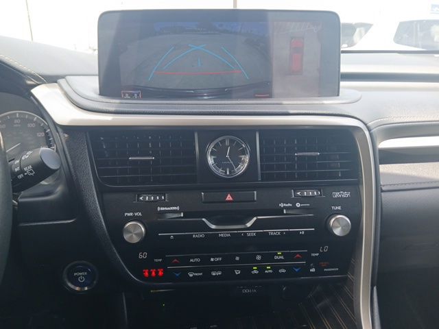 Vehicle image 23 of 28