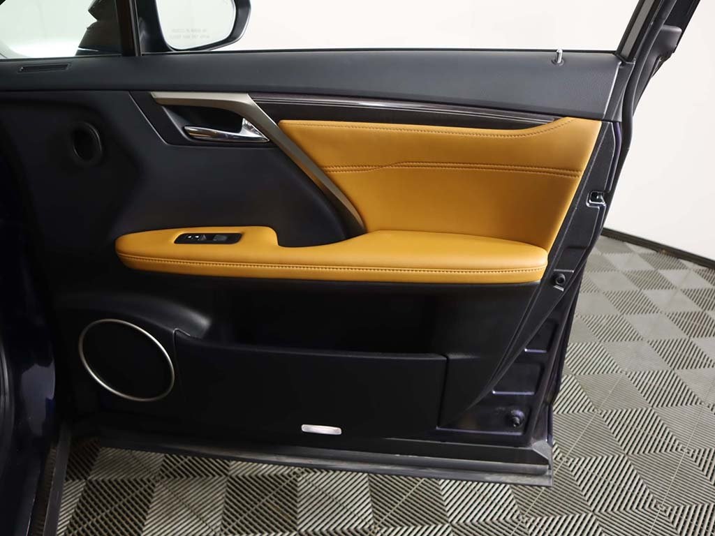 Vehicle image 33 of 57