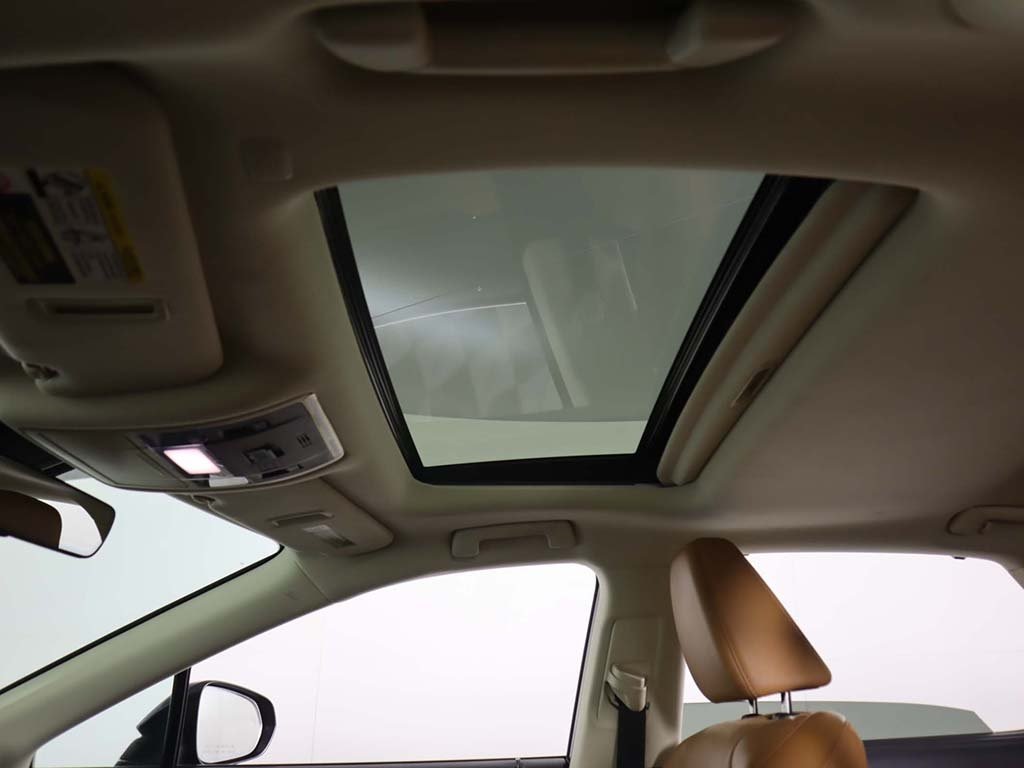 Vehicle image 22 of 57