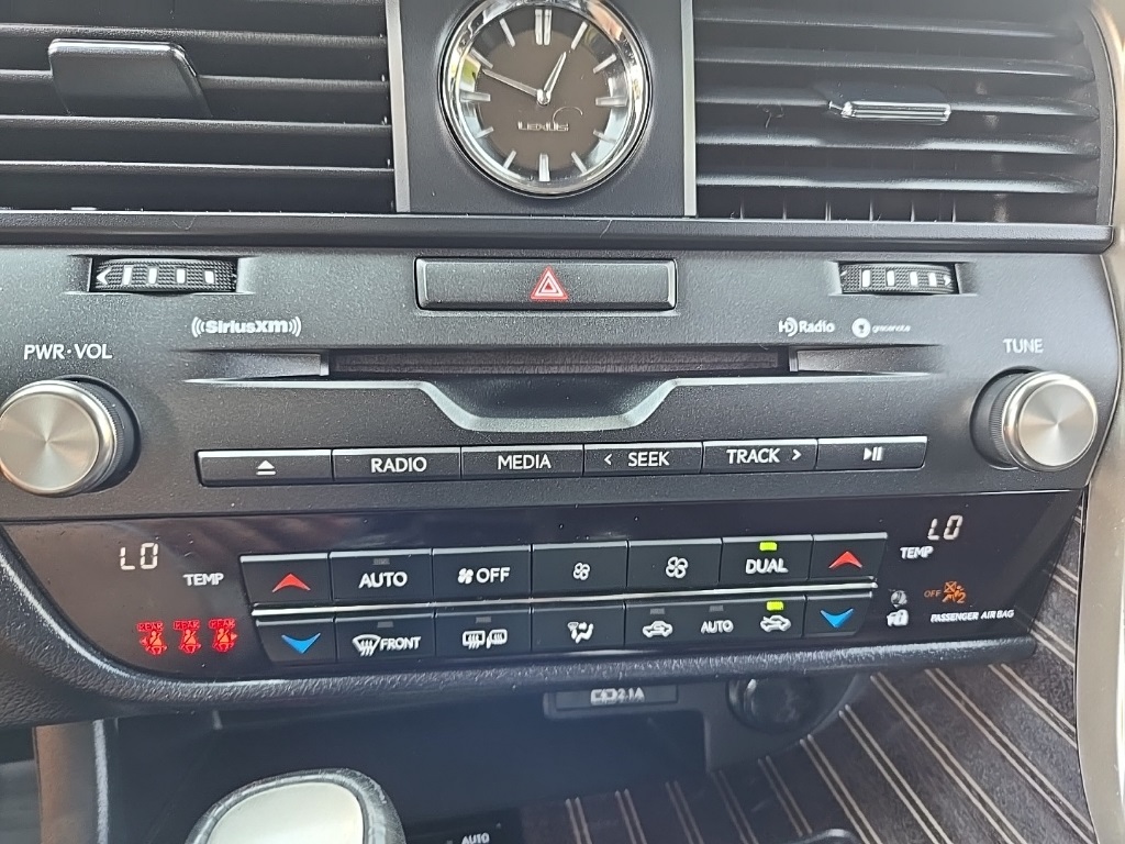 Vehicle image 24 of 77