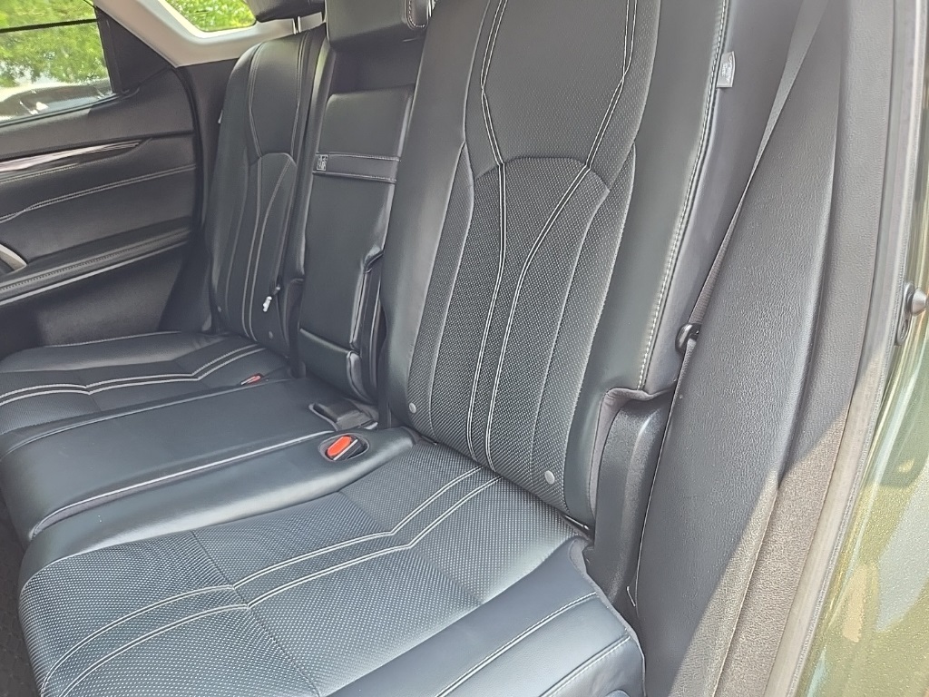 Vehicle image 13 of 77