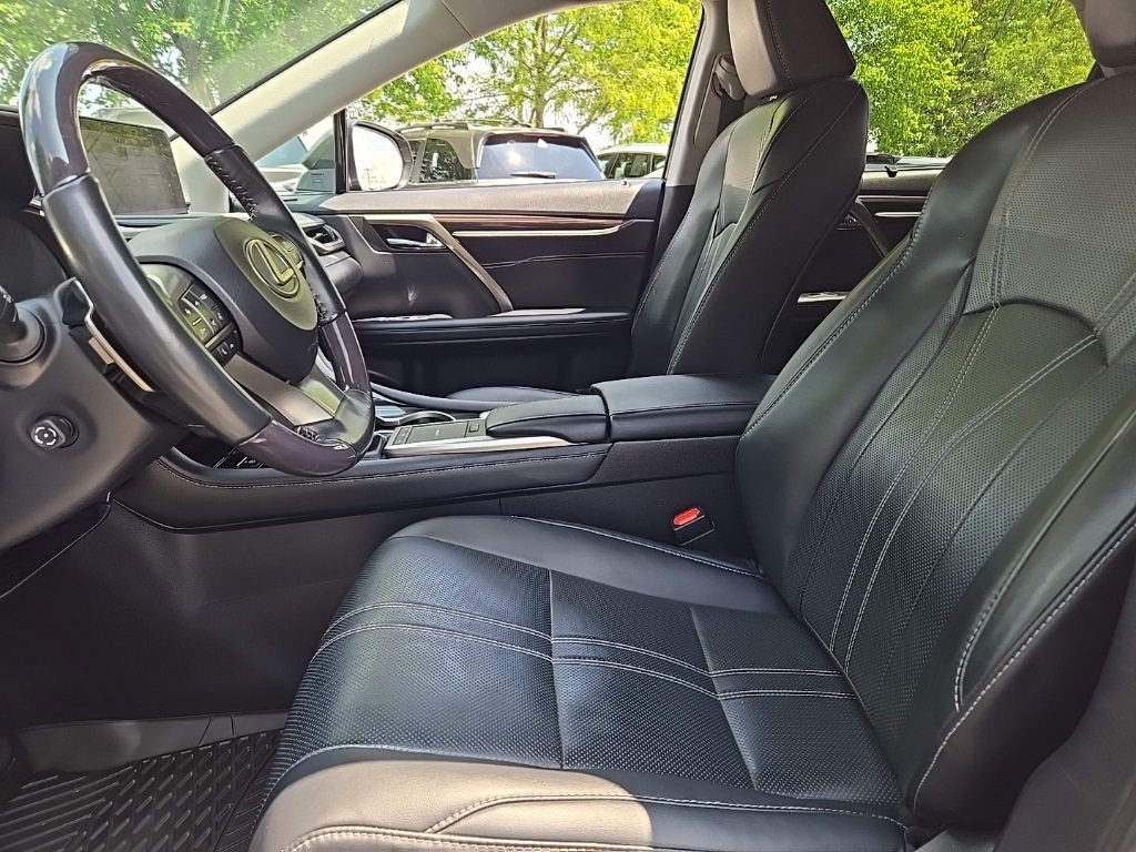 Vehicle image 16 of 77