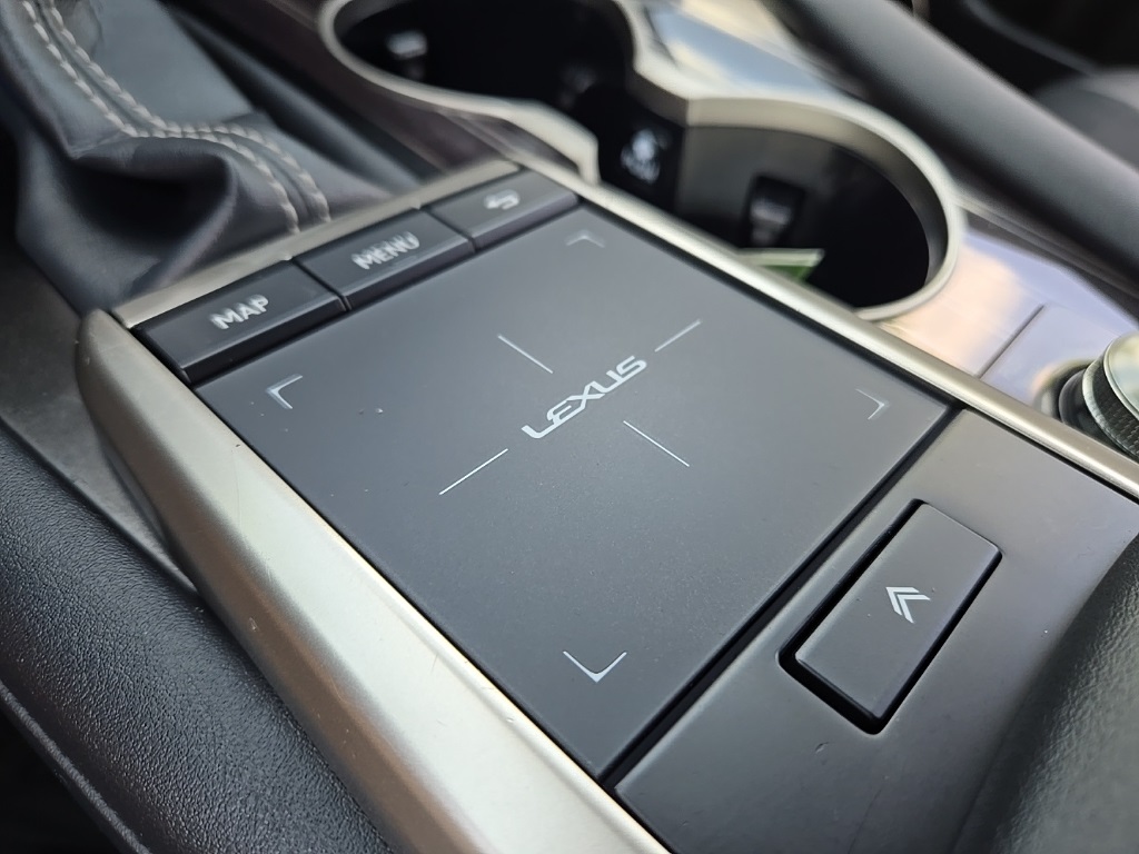 Vehicle image 37 of 77