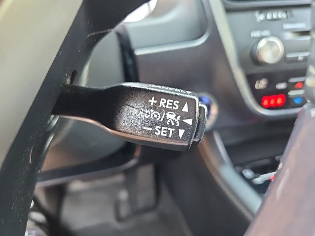 Vehicle image 33 of 77
