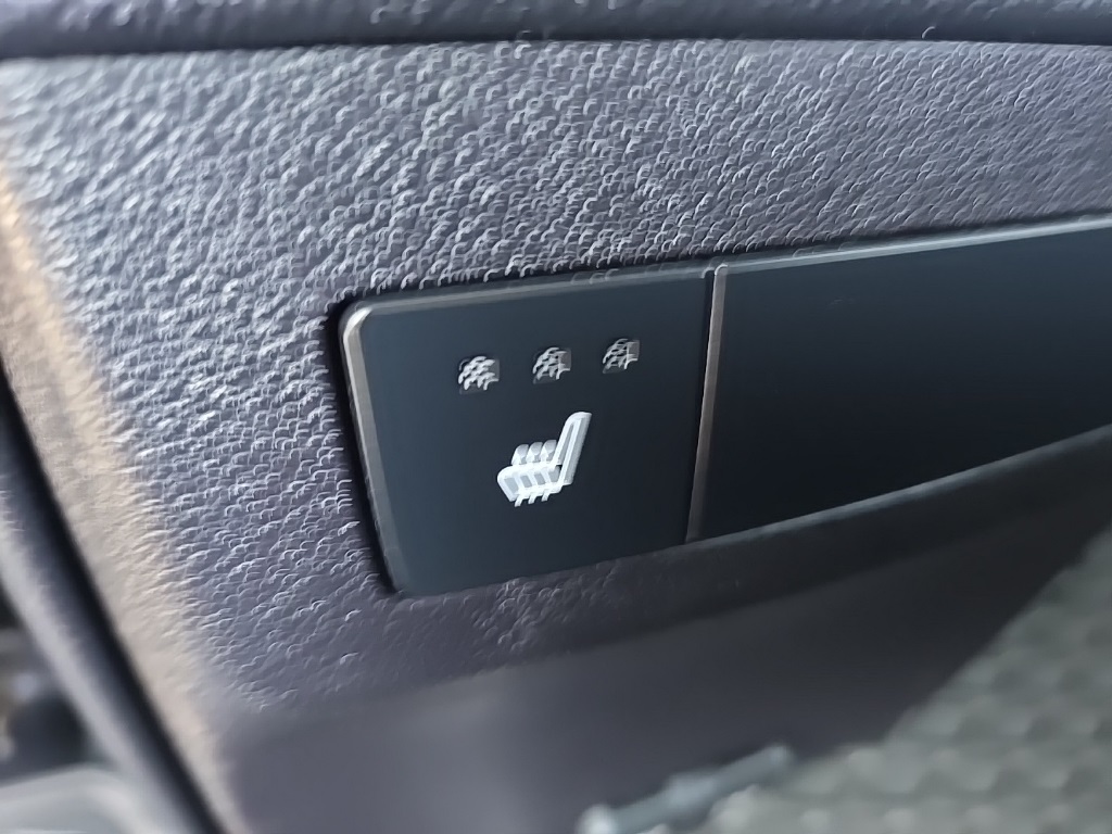 Vehicle image 60 of 77