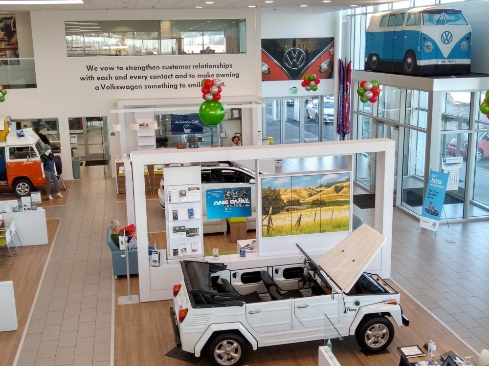 Vehicle image 11 of 77