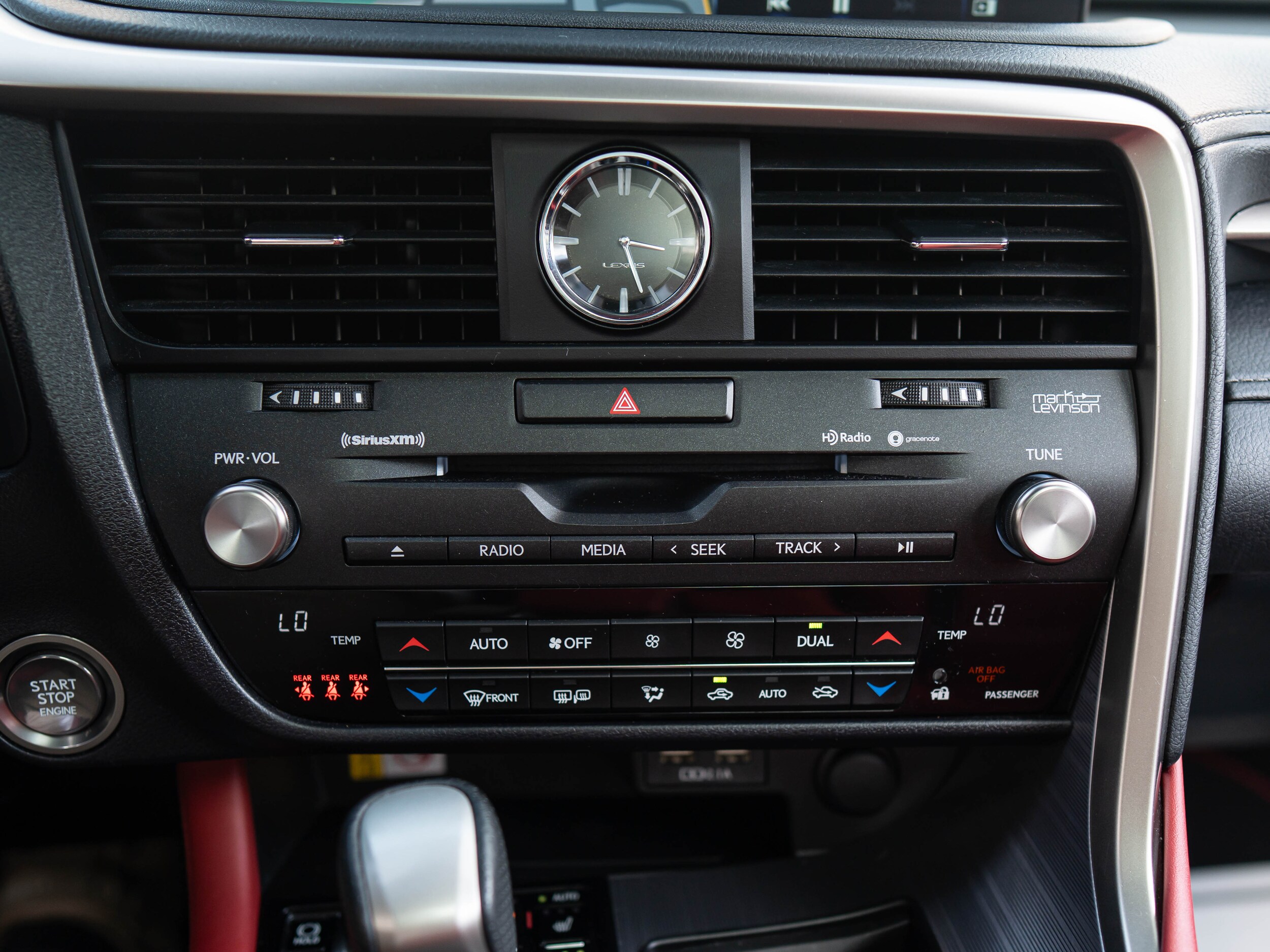 Vehicle image 32 of 60