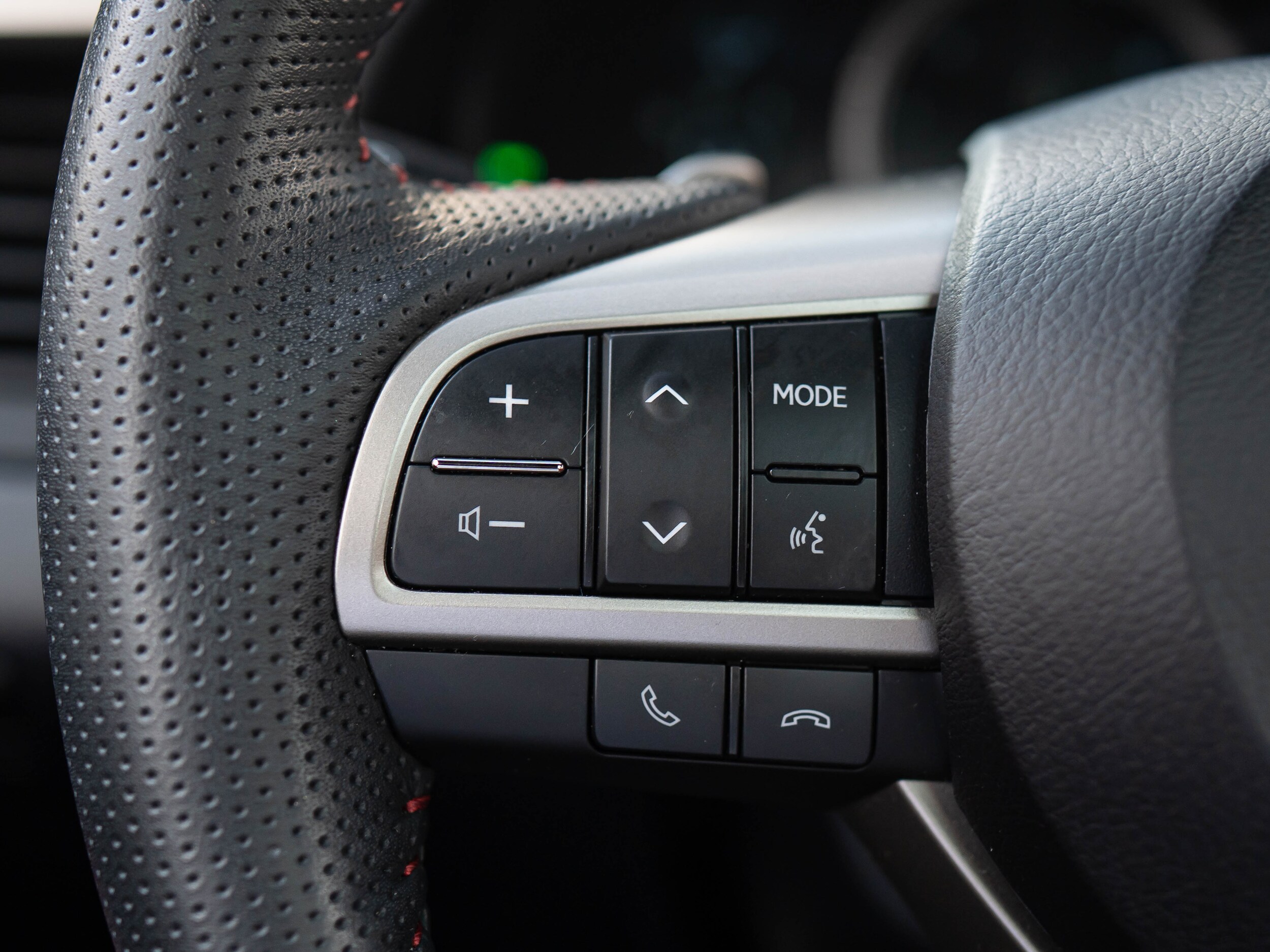 Vehicle image 23 of 60