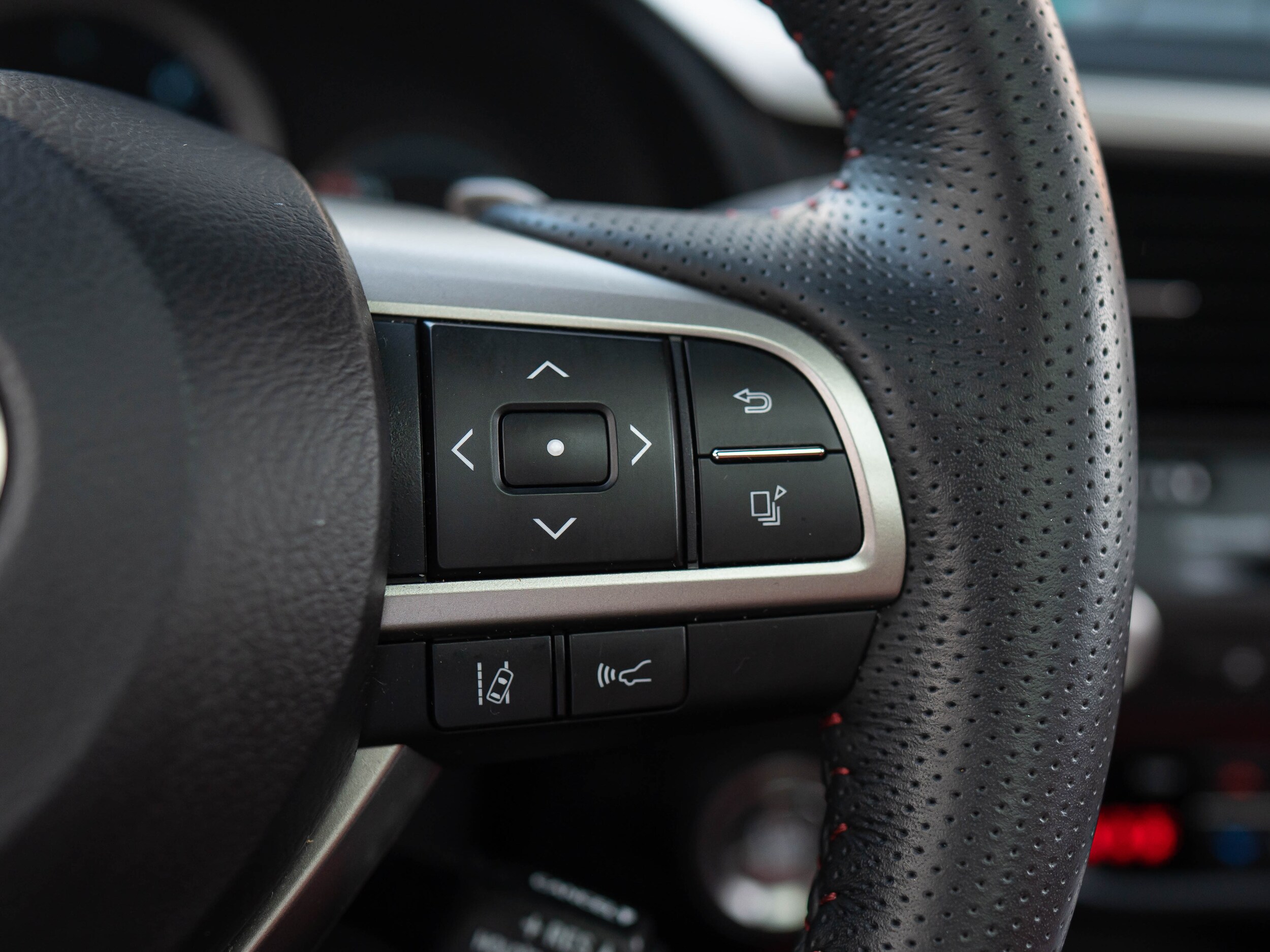 Vehicle image 24 of 60