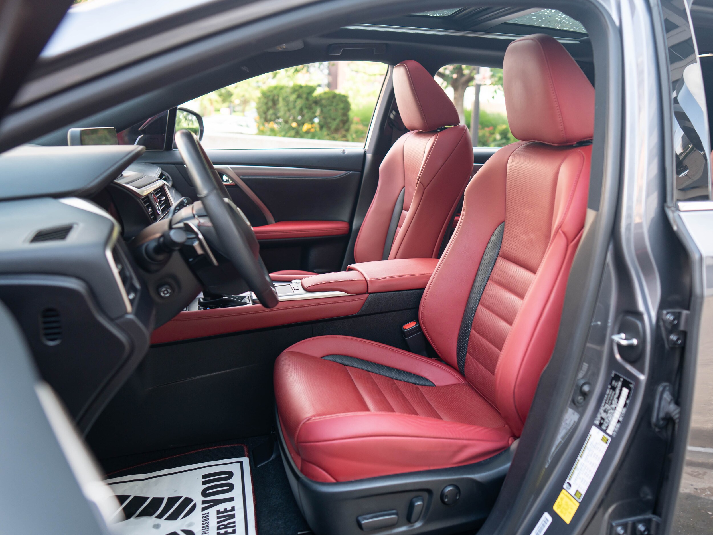 Vehicle image 15 of 60