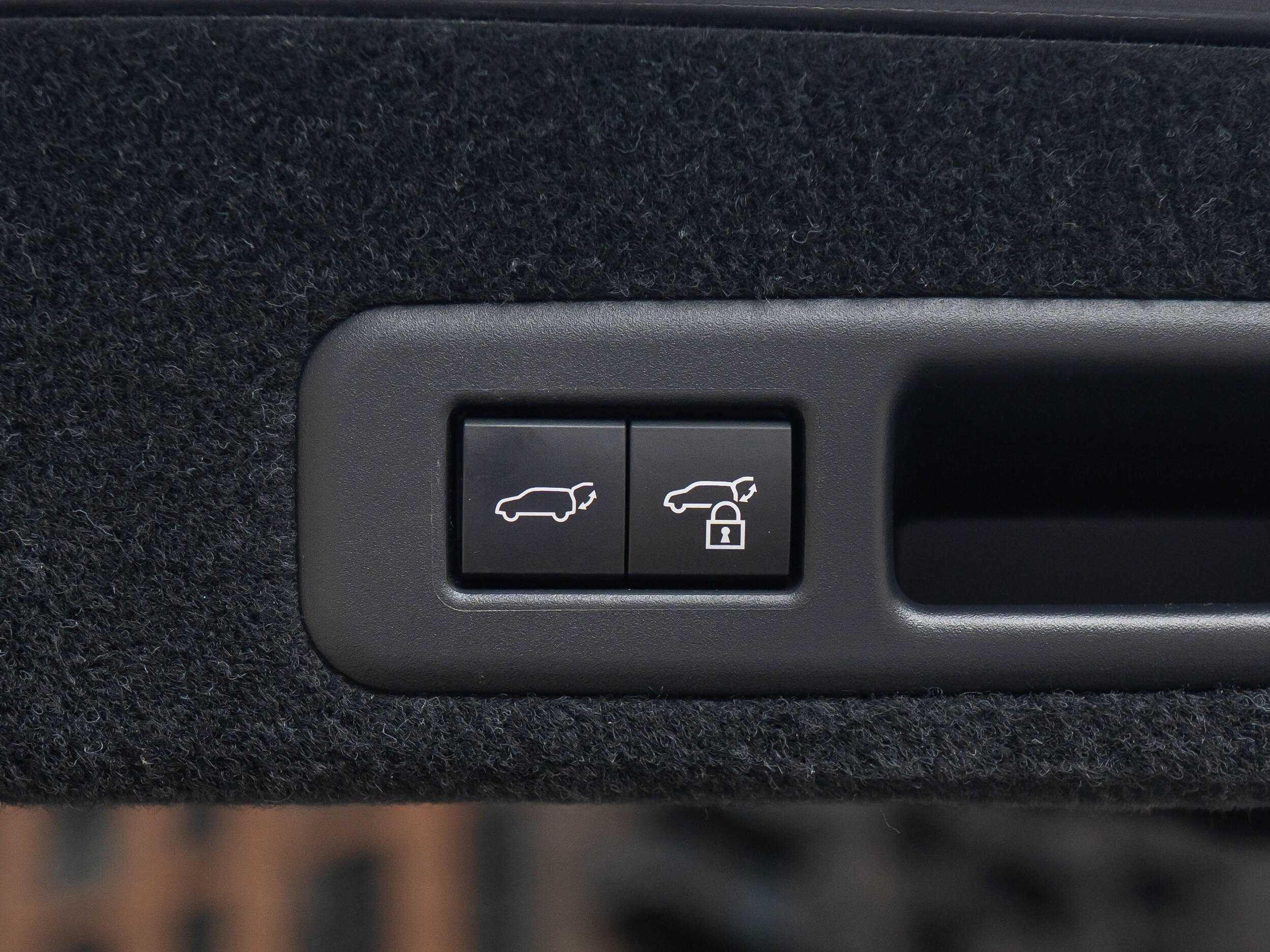 Vehicle image 52 of 60
