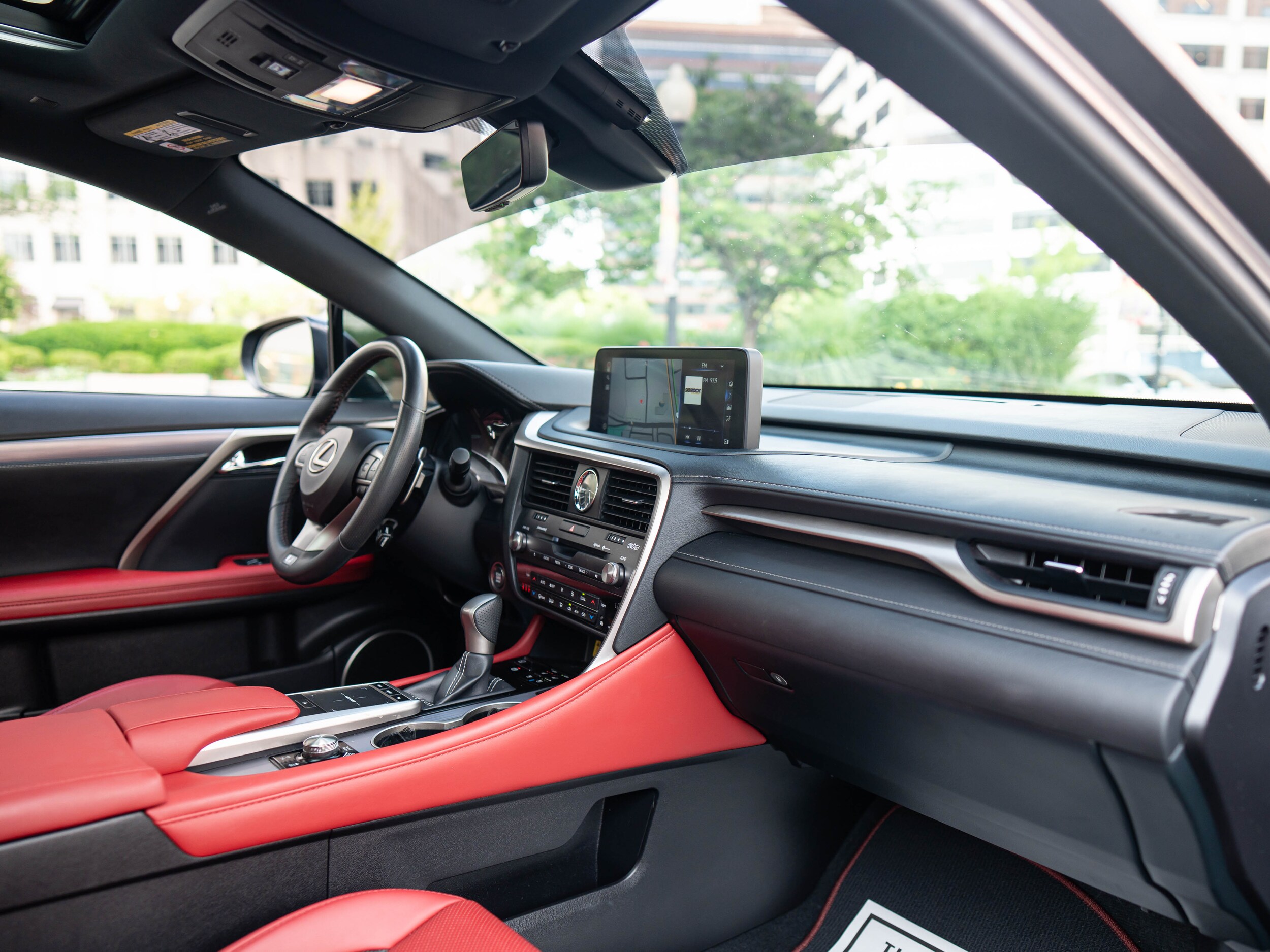 Vehicle image 14 of 60