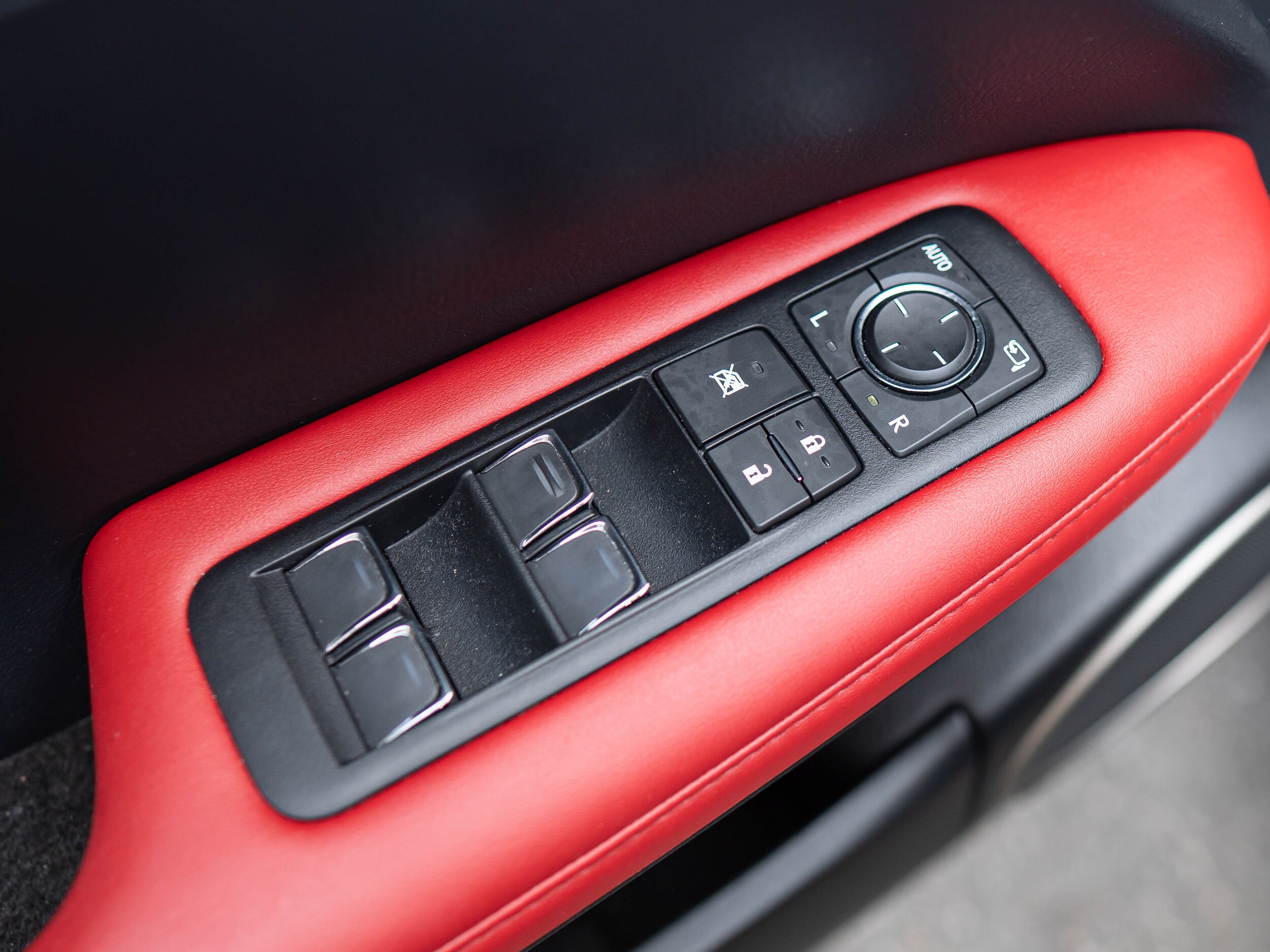 Vehicle image 43 of 60